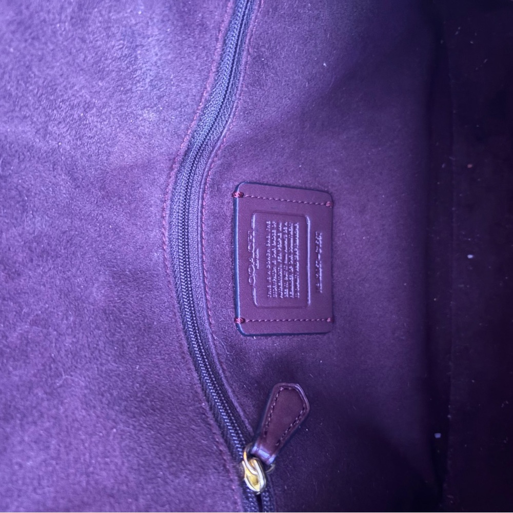 Classic Coach Crossbody Handbag - Picture 10 of 13